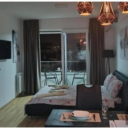 Bus Station Apartman